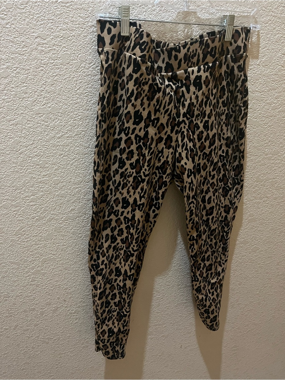 Torrid Size 2 Cheetah Leggings With Pockets!